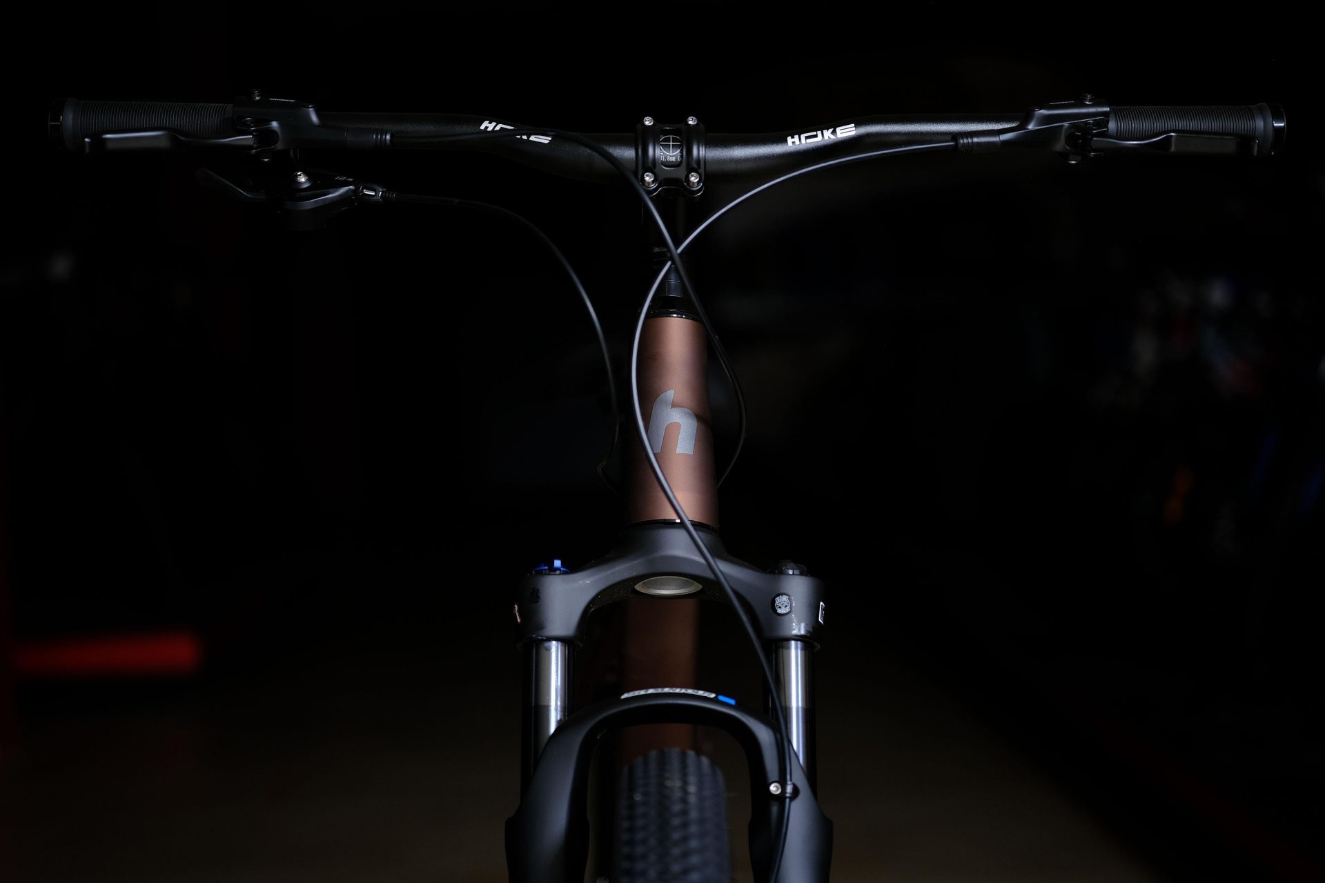 Вилка воздушная Suntour XCM 32 AIR под ось 15mm HOKE 17 Way 29 HD матовый коричневый 19